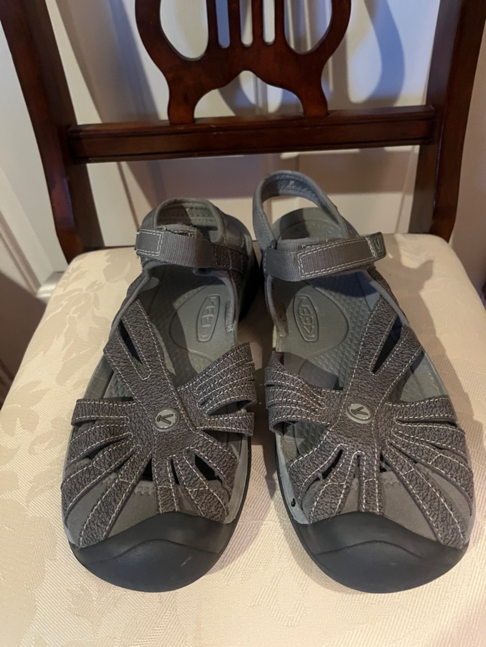 KEEN Rose Sandals Women’s Gray Outdoor Hiking Comfort Sandals Size 10